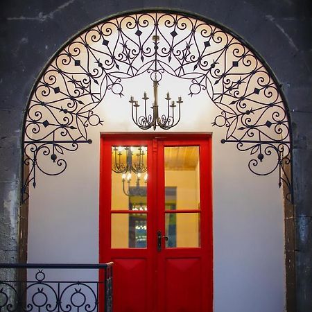 Nur Guest House Ґюмрі Екстер'єр фото