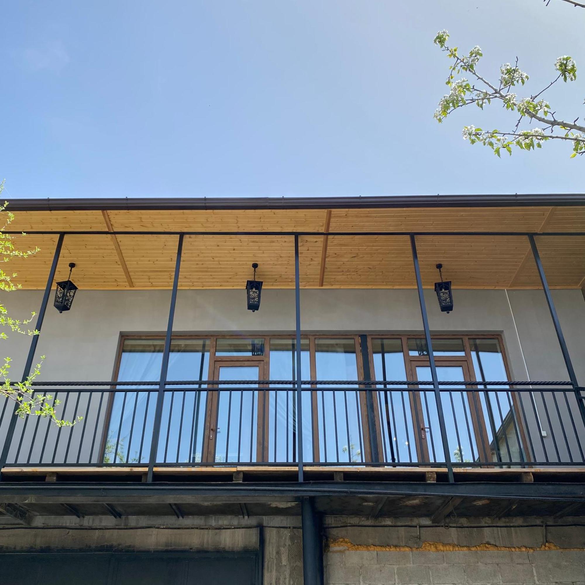 Nur Guest House Ґюмрі Екстер'єр фото